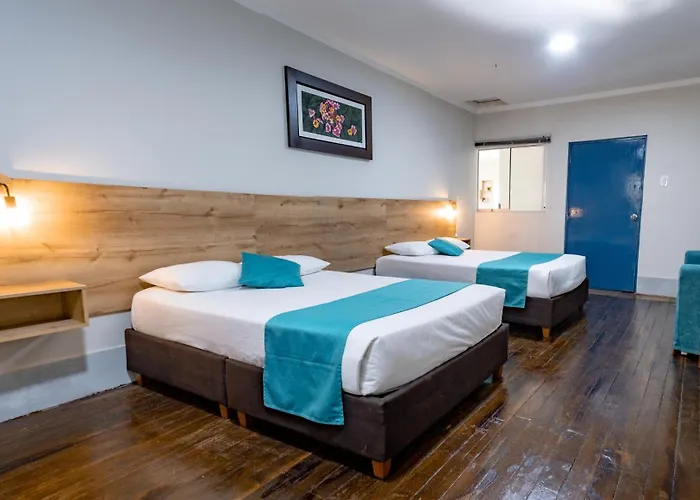 Casa Plaza Bolivar Hotel *